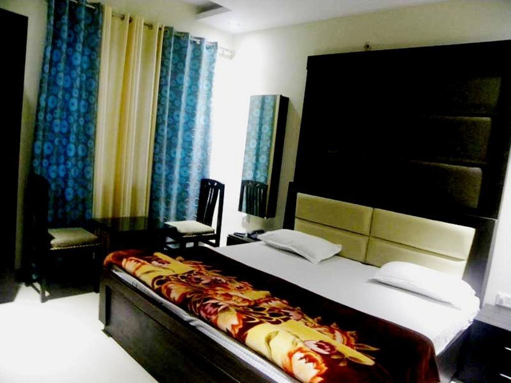 Hotel Laxmi Palace Rishīkesh Zimmer foto